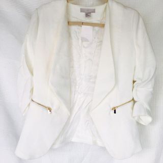 エイチアンドエム(H&M)の【凛さま専用】美人度UP♡ ノーカラージャケット 白 サイズ38(ノーカラージャケット)