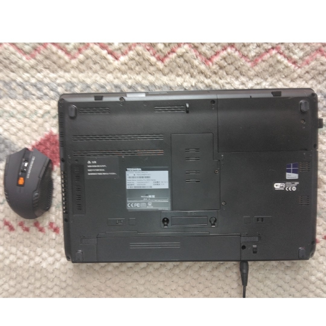 東芝 - MicrosoftOffice、一太郎他便利なアプリ入り。画面に黒い 東芝 - MicrosoftOffice、一太郎他便利なアプリ入り。画面に黒い