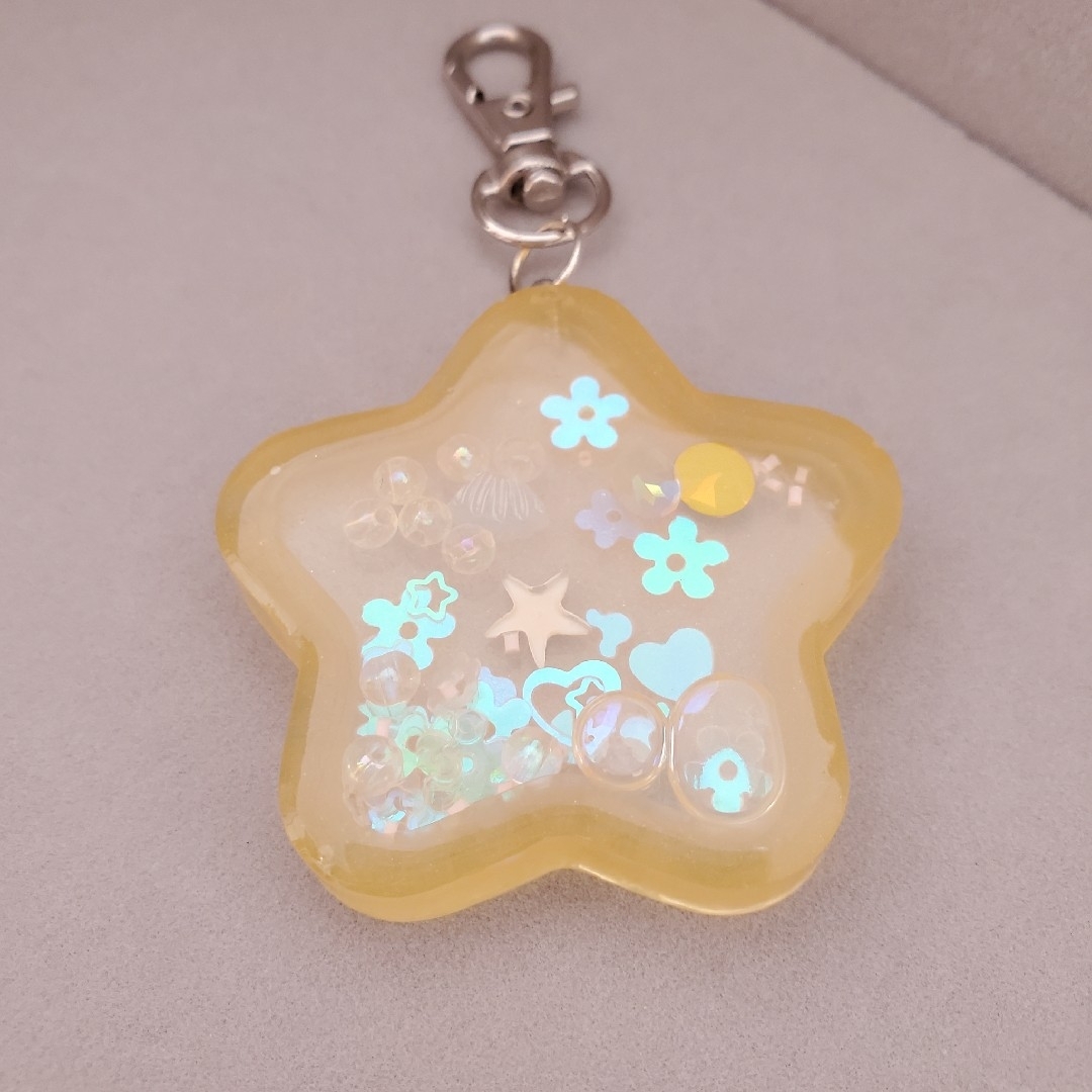 星のシェイカー ハンドメイドのアクセサリー(キーホルダー/ストラップ)の商品写真