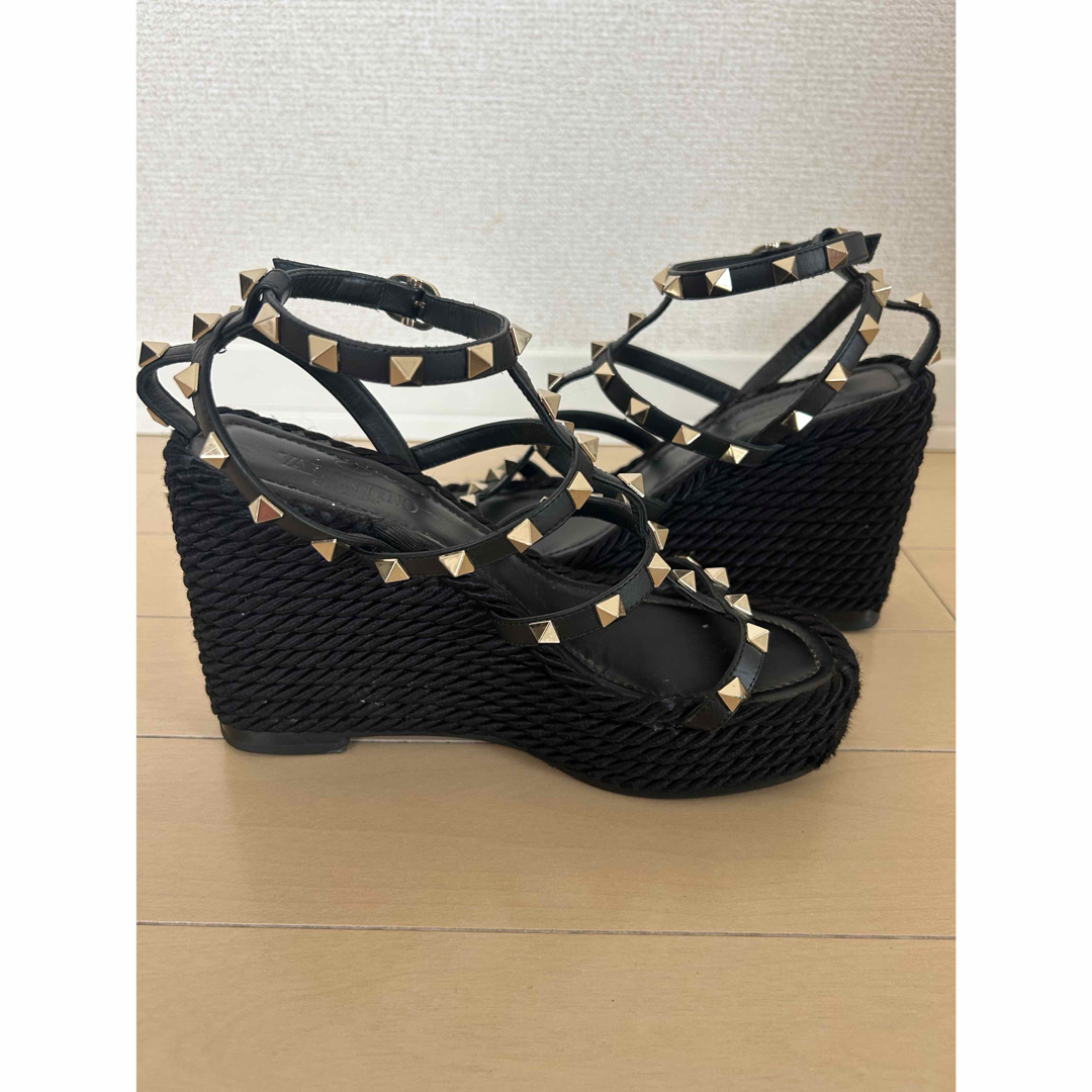 VALENTINO - 【匿名配送】【箱無し】valentino サンダル VALENTINO - 【匿名配送】【箱無し】valentino サンダル