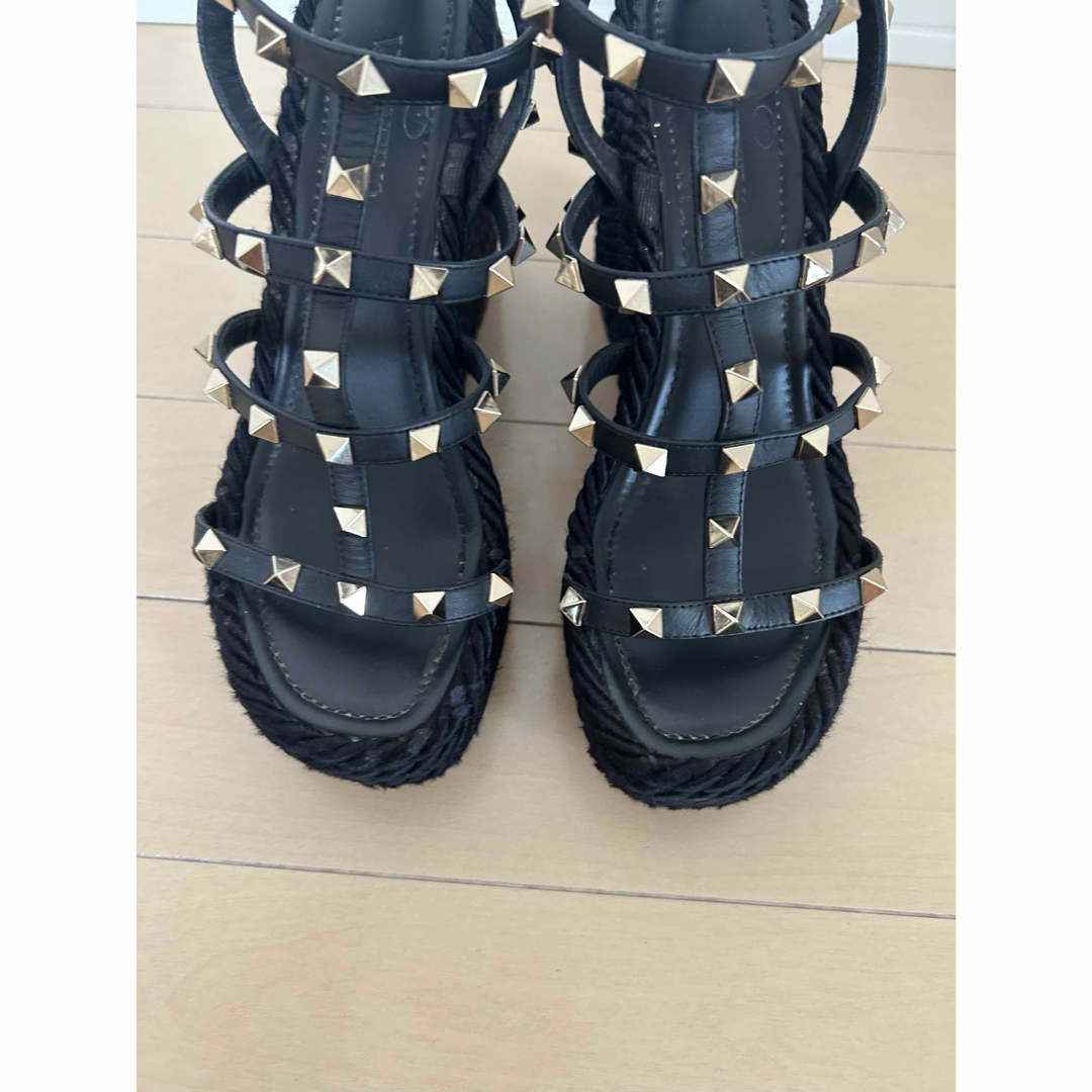 VALENTINO - 【匿名配送】【箱無し】valentino サンダル VALENTINO - 【匿名配送】【箱無し】valentino サンダル