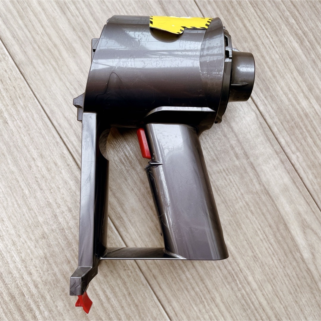 Dyson - dyson V7 SV11 コードレスクリーナー ハンドル部分のみ Dyson - dyson V7 SV11 コードレスクリーナー ハンドル部分のみ