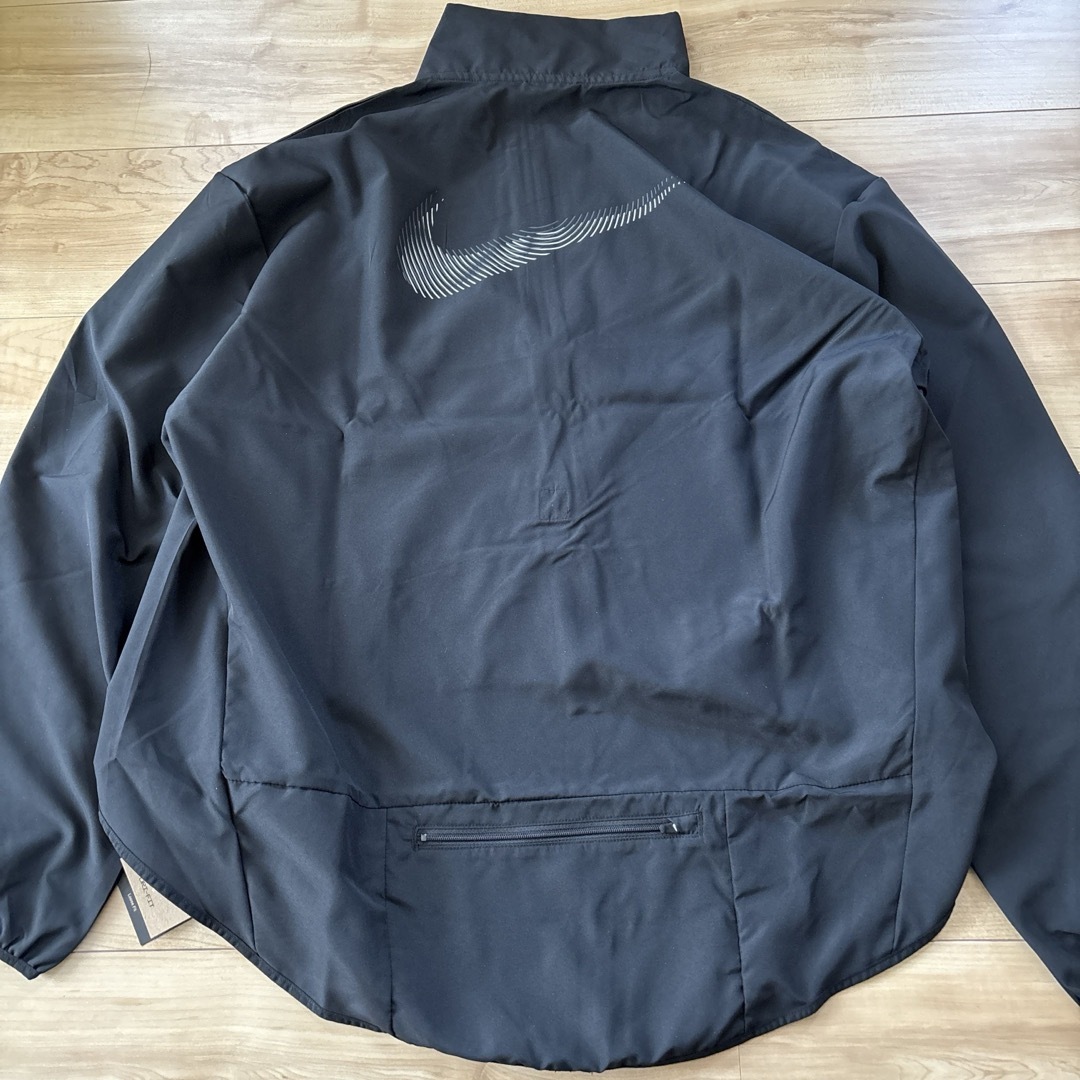 NIKE - 新品 ナイキ ウィンドブレーカー ランニング アウター NIKE - 新品 ナイキ ウィンドブレーカー ランニング アウター