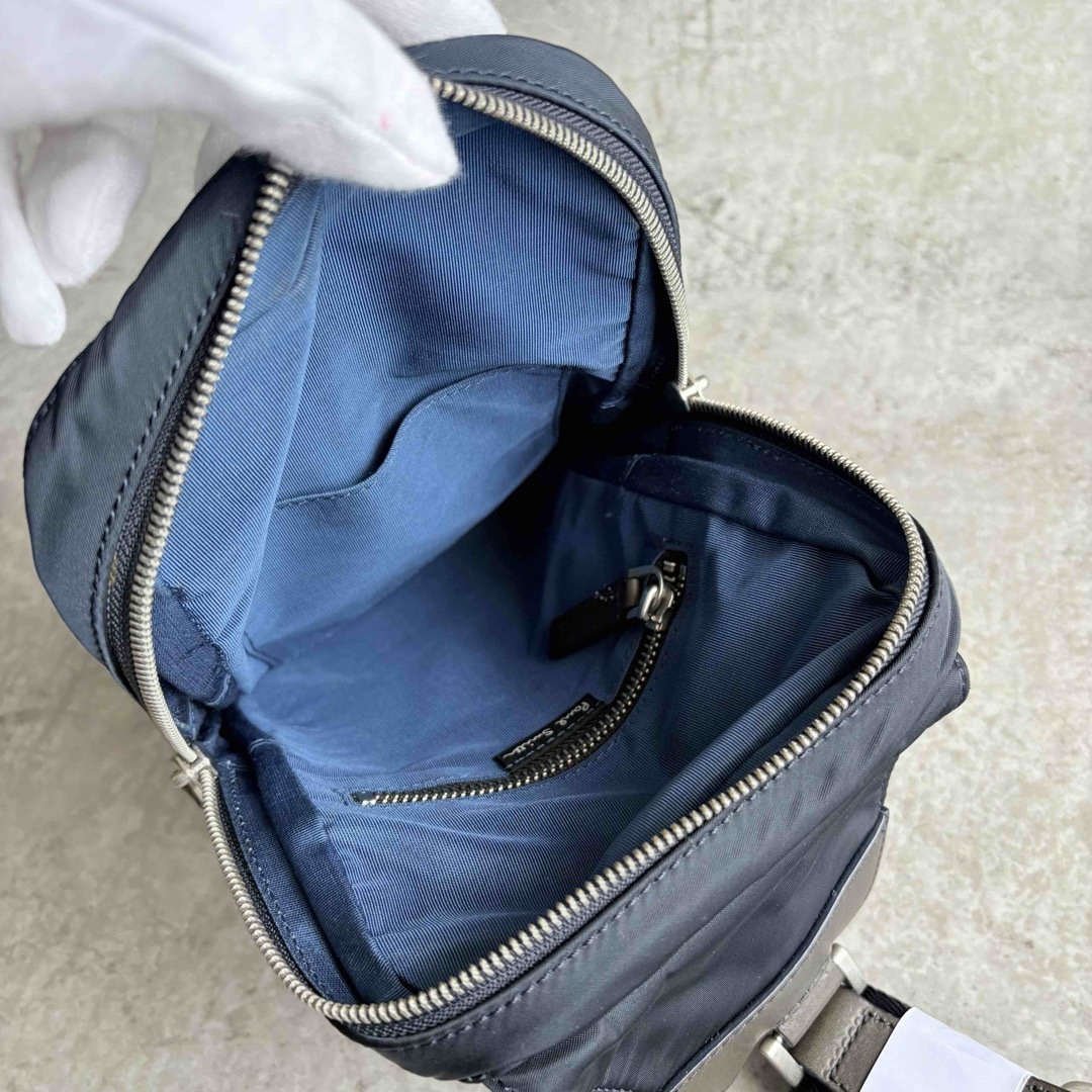 Paul Smith - 【極美品】ポールスミス マルチストライプ ボディ Paul Smith - 【極美品】ポールスミス マルチストライプ ボディ