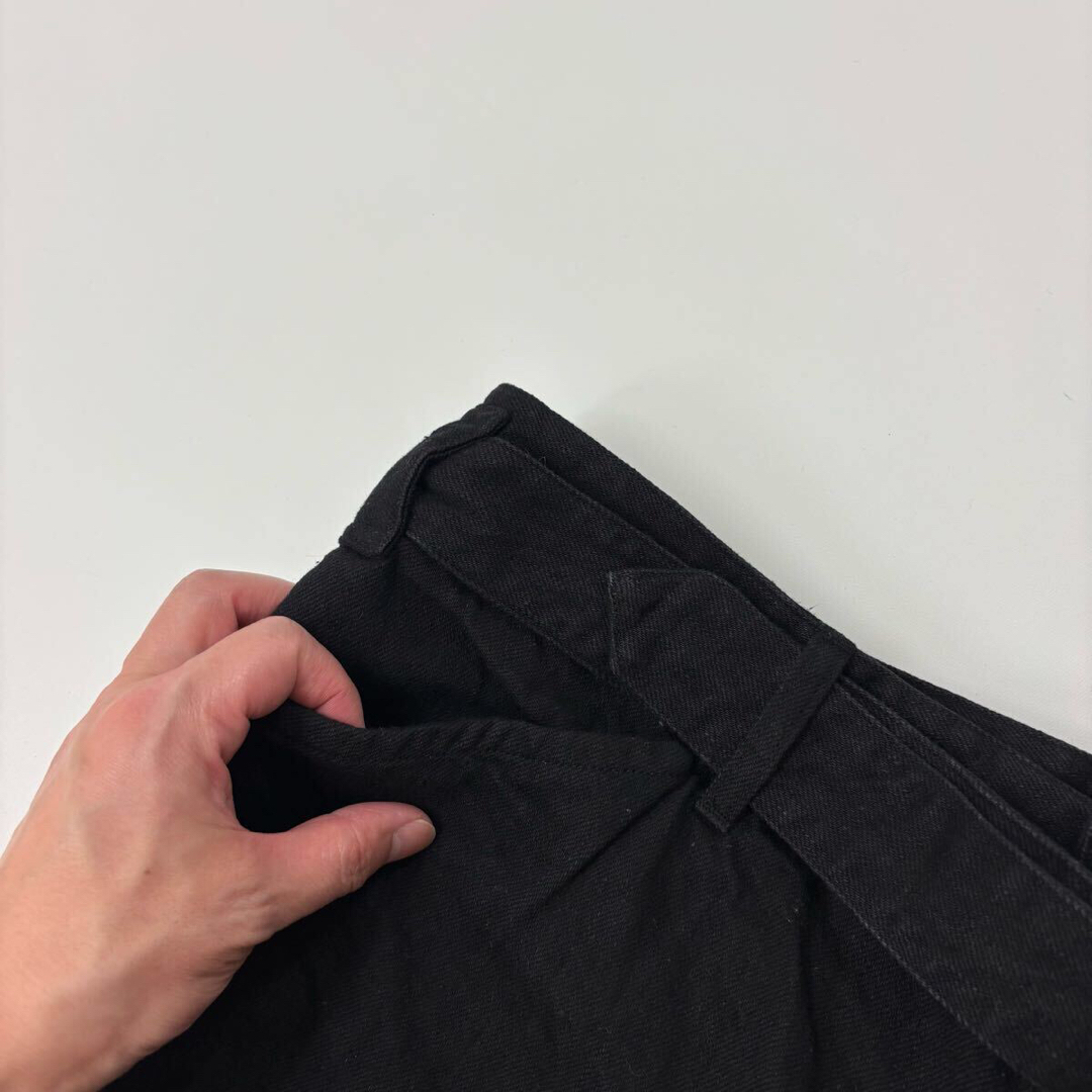 COMOLI - 25ss 新品 COMOLI デニム ベルテッド パンツ ブラック COMOLI - 25ss 新品 COMOLI デニム ベルテッド パンツ ブラック