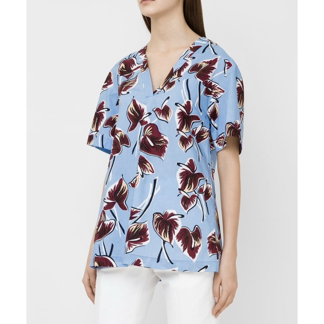MARNI ブルーフローラル Vカットブラウス