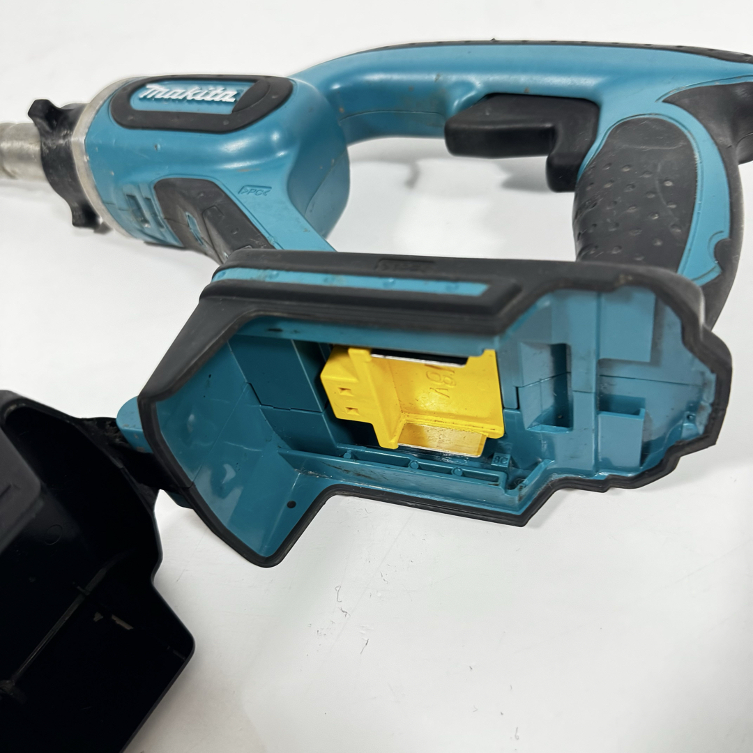 Makita - マキタ 充電式コンクリートバイブレータ18V 作業深さ Makita - マキタ 充電式コンクリートバイブレータ18V 作業深さ