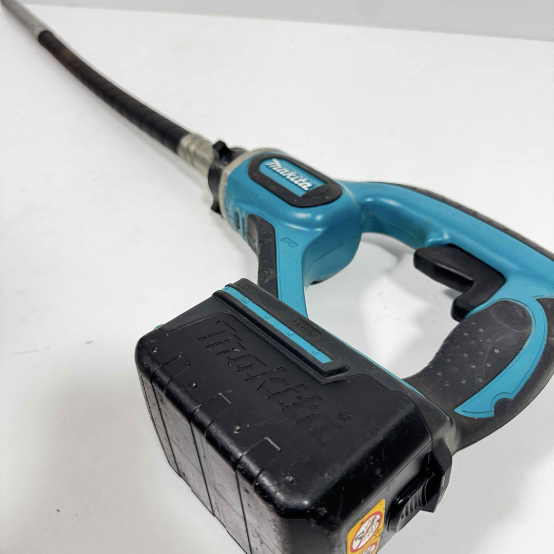 Makita - マキタ 充電式コンクリートバイブレータ18V 作業深さ Makita - マキタ 充電式コンクリートバイブレータ18V 作業深さ