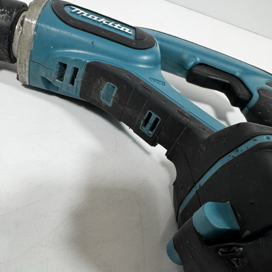 Makita - マキタ 充電式コンクリートバイブレータ18V 作業深さ Makita - マキタ 充電式コンクリートバイブレータ18V 作業深さ
