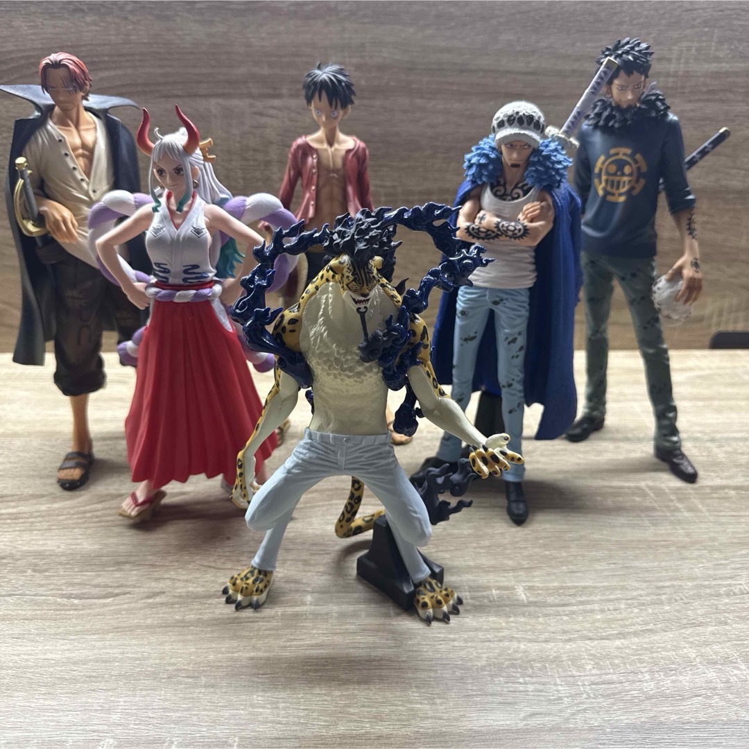 ワンピースフィギュアまとめ売り20体の通販 by CHIKUWA's shop ワンピースフィギュアまとめ売り20体の通販 by CHIKUWA's shop