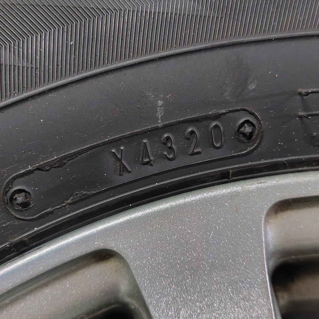 DUNLOP - 195/65R15 スタッドレスタイヤ ホイール4本セットの DUNLOP - 195/65R15 スタッドレスタイヤ ホイール4本セットの