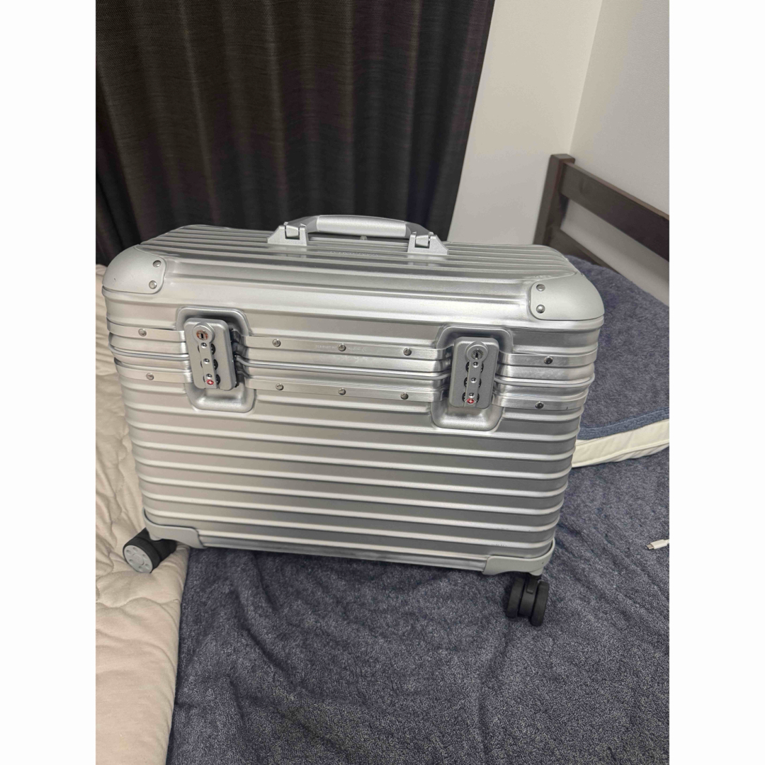 RIMOWA - リモワ パイロット キャリーケース スーツケースの通販 RIMOWA - リモワ パイロット キャリーケース スーツケースの通販
