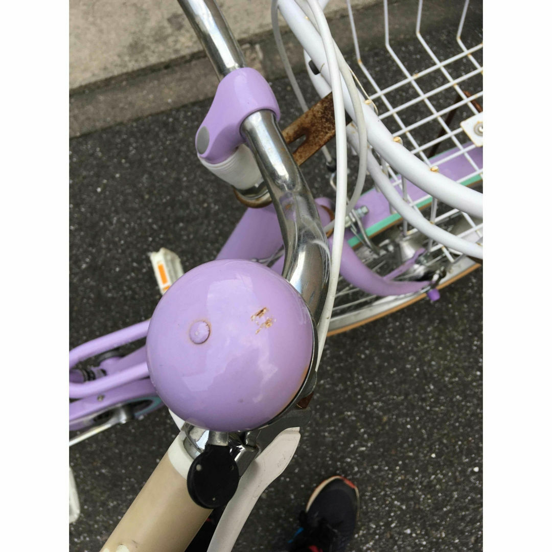 AEON(イオン)の自転車　女の子　22インチ キッズ/ベビー/マタニティの外出/移動用品(自転車)の商品写真
