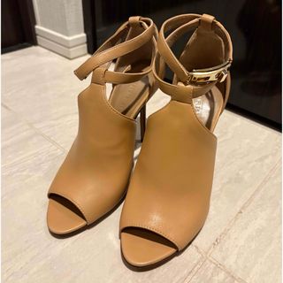 BURBERRY - 未使用 バーバリー ☆ PVC ポインテッドトゥ BURBERRY - 未使用 バーバリー ☆ PVC ポインテッドトゥ