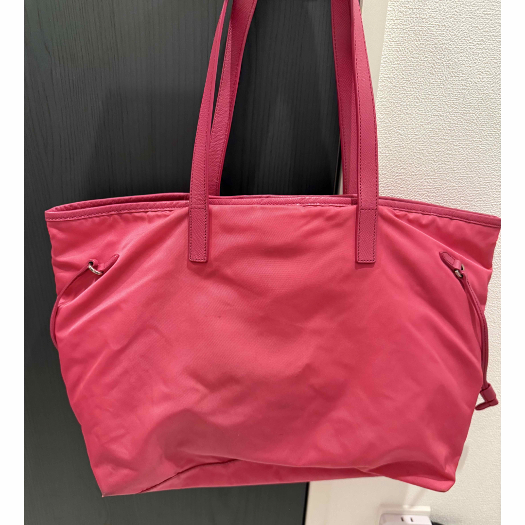 PRADA - PRADA ショッキングピンク トートバッグの通販 by 冬物 PRADA - PRADA ショッキングピンク トートバッグの通販 by 冬物
