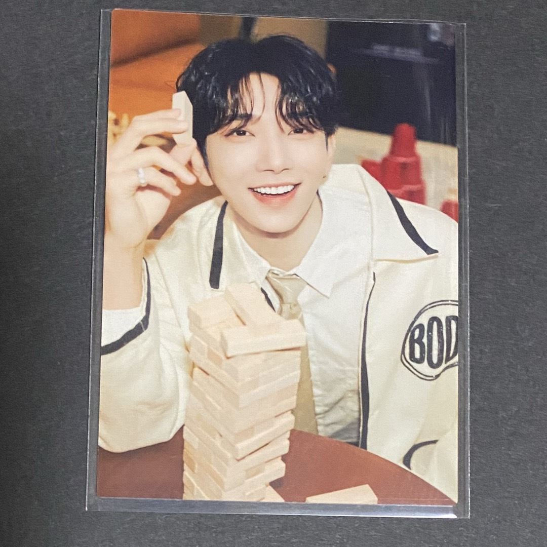 SEVENTEEN(セブンティーン)のseventeen holiday セブチ トレカ ジョシュア 02 エンタメ/ホビーのCD(K-POP/アジア)の商品写真