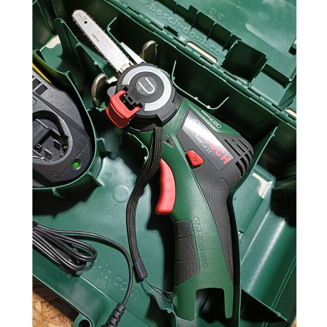 BOSCH - BOSCH 10.8Vコードレスマイクロソー CUT1108 & 10.8V2 BOSCH - BOSCH 10.8Vコードレスマイクロソー CUT1108 & 10.8V2