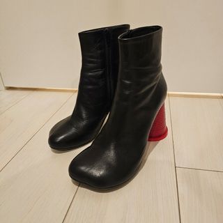 MM6 - MM6 Maison Margiela アンクルブーツウィズカップヒールの MM6 - MM6 Maison Margiela アンクルブーツウィズカップヒールの