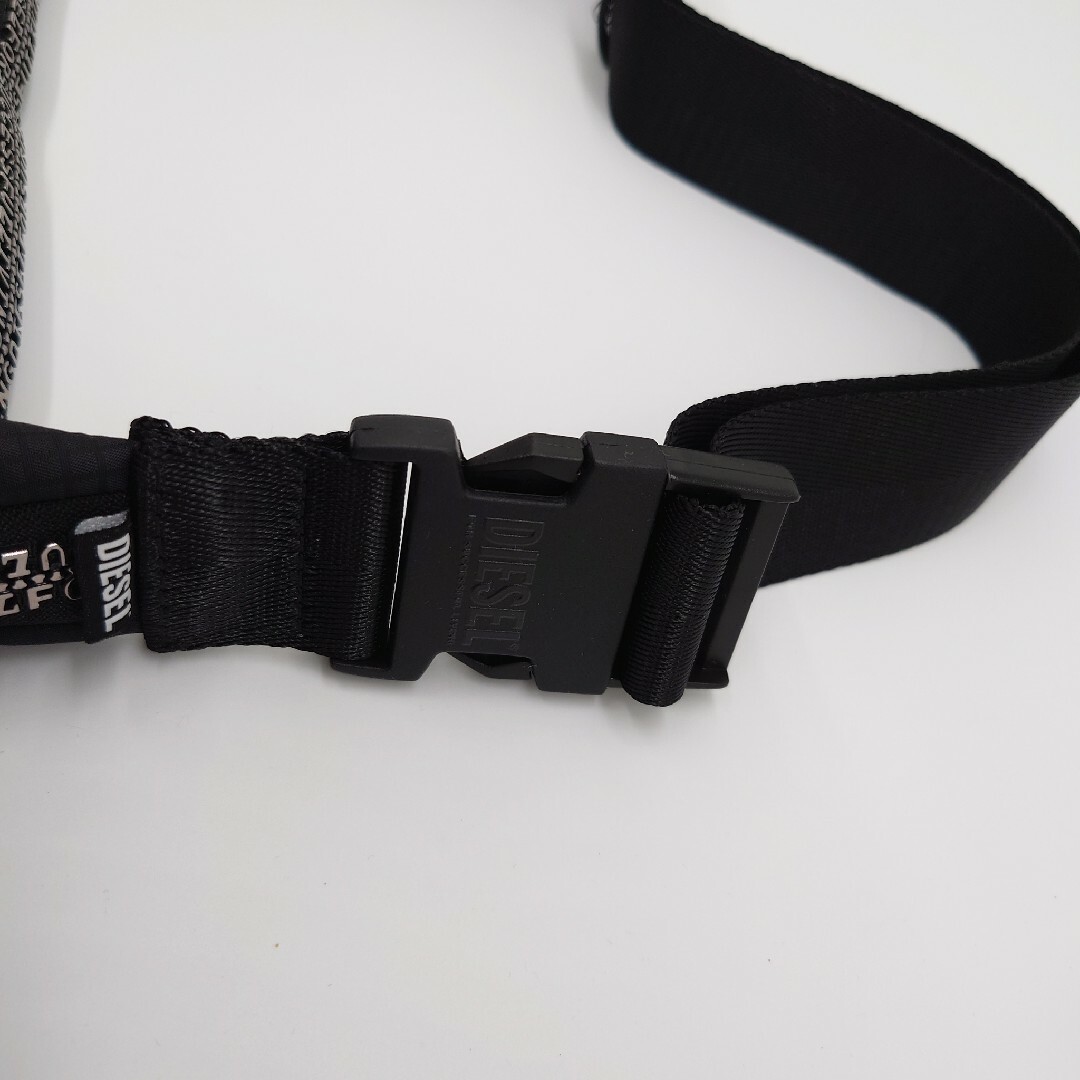 DIESEL - DIESEL ディーゼル ショルダー バッグ ZIP-D 美品 希少 DIESEL - DIESEL ディーゼル ショルダー バッグ ZIP-D 美品 希少