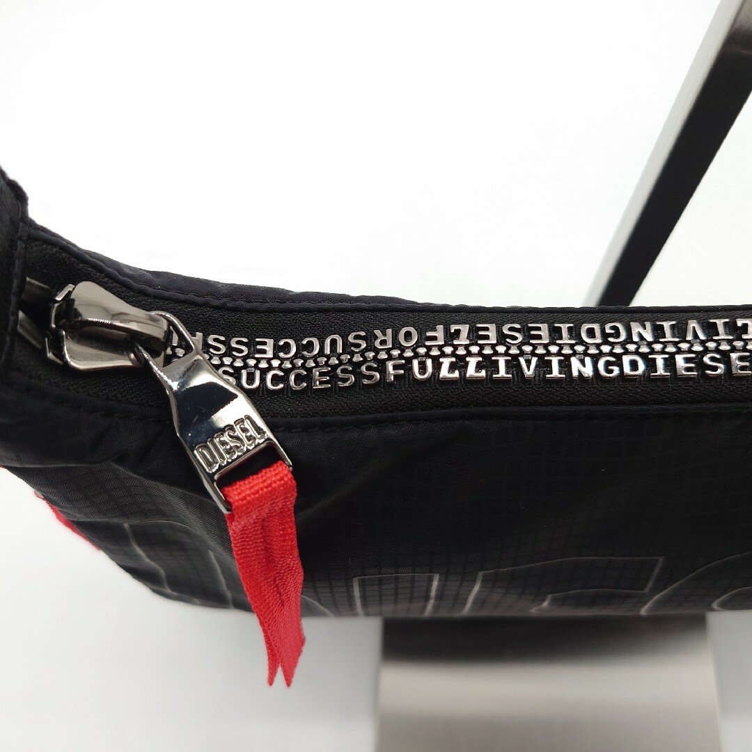 DIESEL - DIESEL ディーゼル ショルダー バッグ ZIP-D 美品 希少 DIESEL - DIESEL ディーゼル ショルダー バッグ ZIP-D 美品 希少