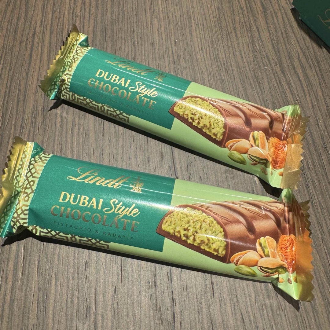 Lindt - リンツ リンドール ドバイチョコ チョコバー 2本セット Lindt - リンツ リンドール ドバイチョコ チョコバー 2本セット