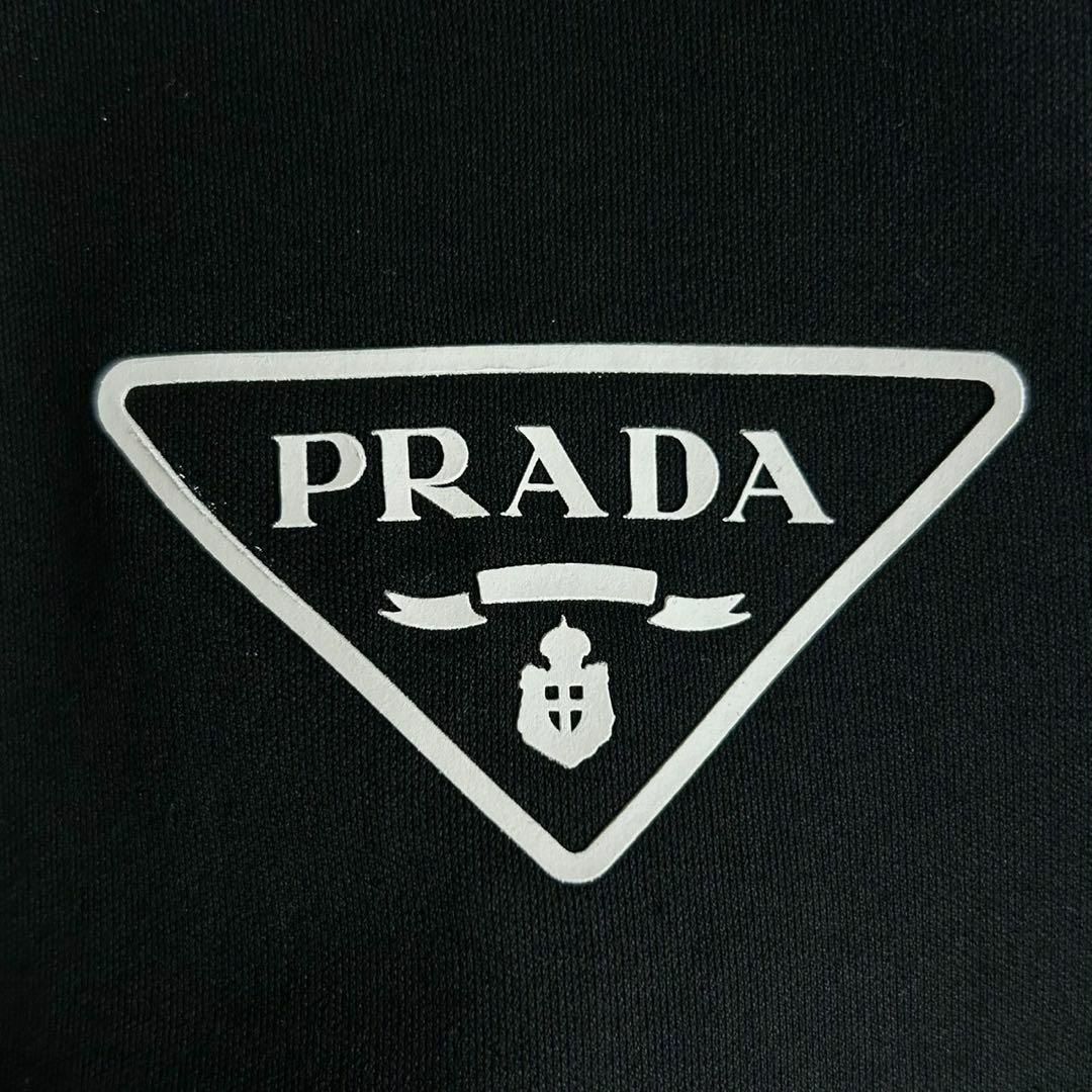 PRADA - 【美品】プラダ☆トライアングルロゴ入りTシャツ 人気 PRADA - 【美品】プラダ☆トライアングルロゴ入りTシャツ 人気