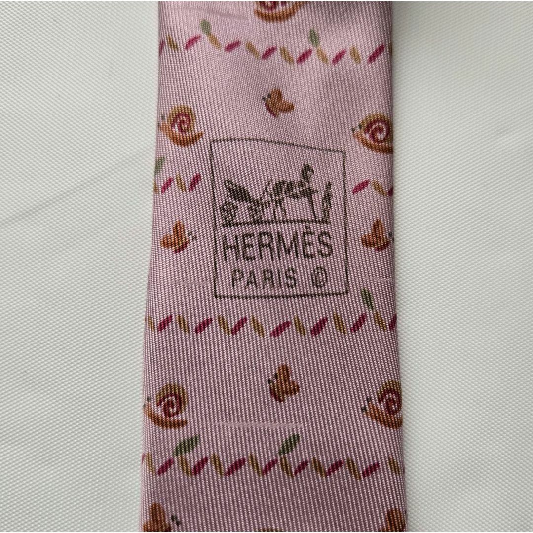 HERMES - HERMES カタツムリ柄 シルク ネクタイ ピンクの通販 by HERMES - HERMES カタツムリ柄 シルク ネクタイ ピンクの通販 by