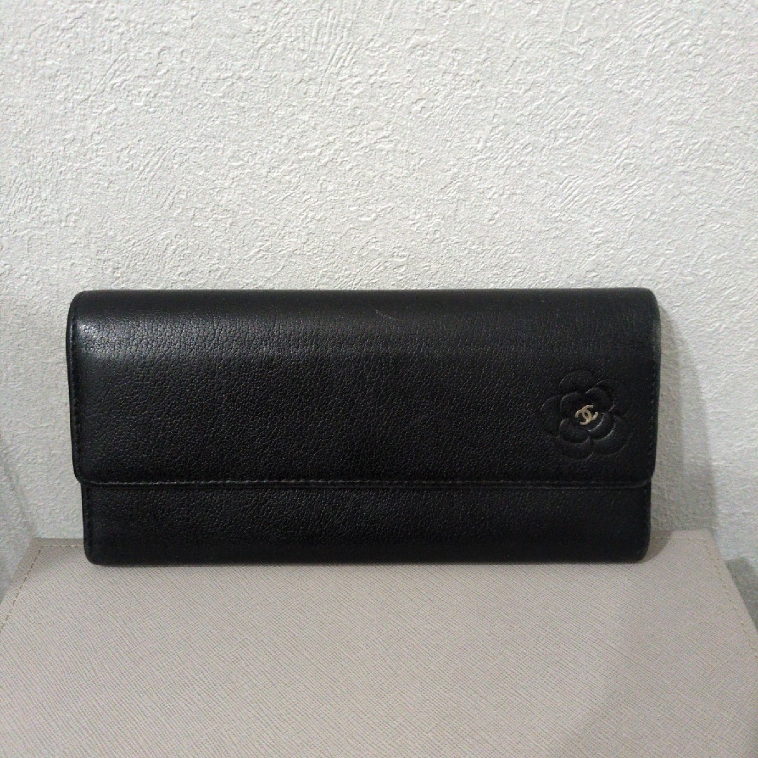 CHANEL - シャネル 長財布 二つ折り 花 カメリア 黒 ココマーク CHANEL - シャネル 長財布 二つ折り 花 カメリア 黒 ココマーク