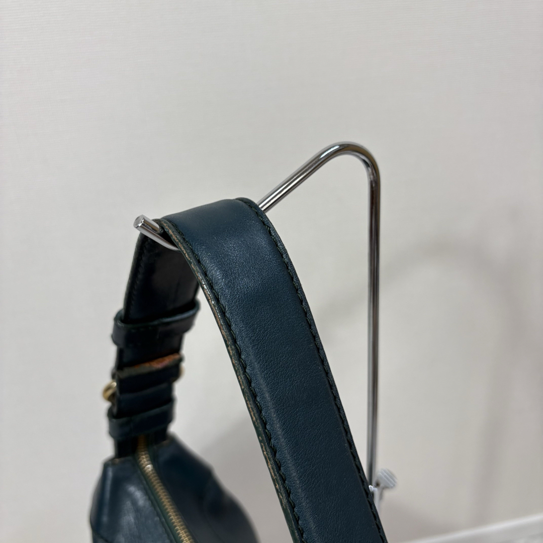 CELINE - CELINE セリーヌ トリオンフ ハーフムーン ワン CELINE - CELINE セリーヌ トリオンフ ハーフムーン ワン