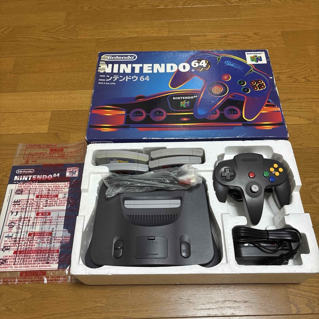 NINTENDO 64 - 美品❗️NINTENDO 64 本体外箱付き ソフト4 NINTENDO 64 - 美品❗️NINTENDO 64 本体外箱付き ソフト4