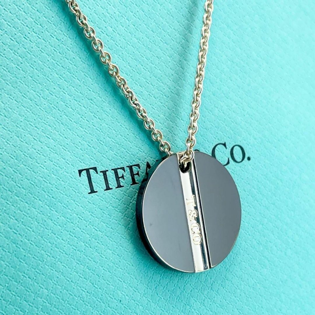 Tiffany & Co. - ティファニー ブラック チタン ラウンド ロゴ Tiffany & Co. - ティファニー ブラック チタン ラウンド ロゴ