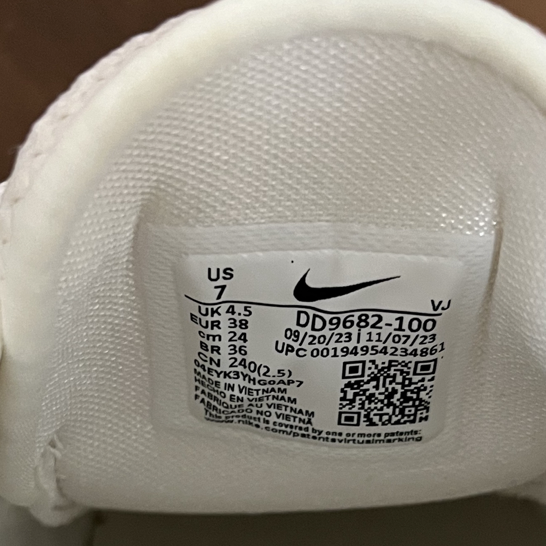 NIKE - 【新品未使用】NIKE/ナイキ ウィメンズ TC7900 NIKE - 【新品未使用】NIKE/ナイキ ウィメンズ TC7900