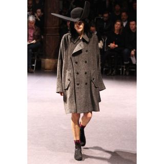 COMME des GARCONS HOMME PLUS(トレンチコート)のフリマ COMME des GARCONS HOMME PLUS(トレンチコート)のフリマ