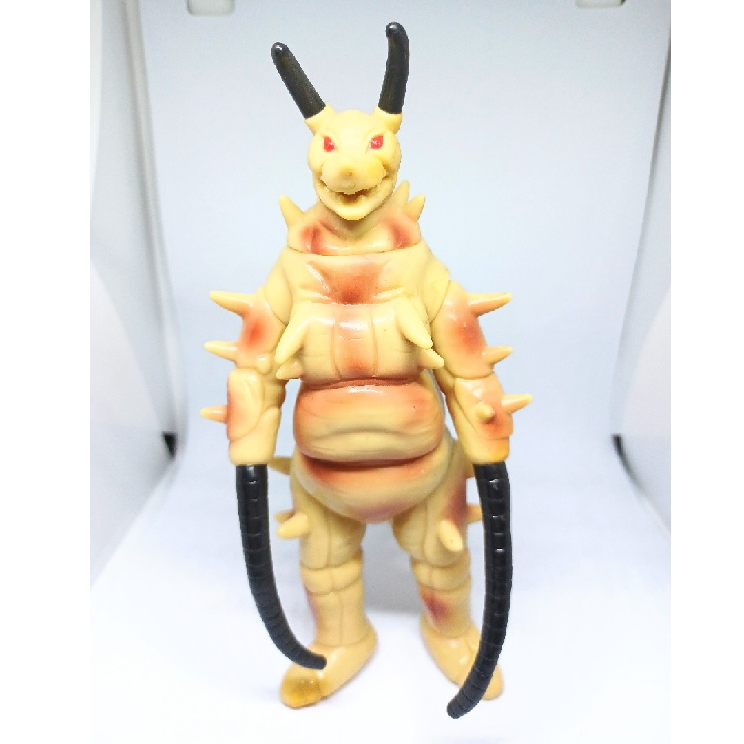 BANDAI - 81 昭和レトロ グドン 16cm ソフビ フィギュア BANDAI - 81 昭和レトロ グドン 16cm ソフビ フィギュア