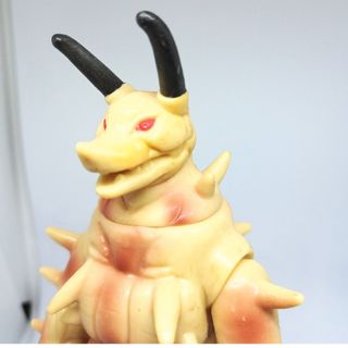 BANDAI - 81 昭和レトロ グドン 16cm ソフビ フィギュア BANDAI - 81 昭和レトロ グドン 16cm ソフビ フィギュア