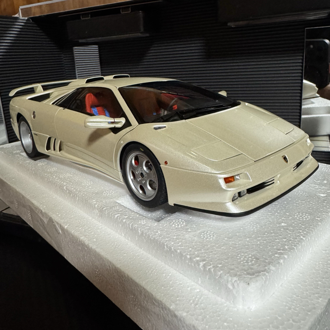 AUTOart - 激レア未展示品オートアート1/18 ランボルギーニ AUTOart - 激レア未展示品オートアート1/18 ランボルギーニ