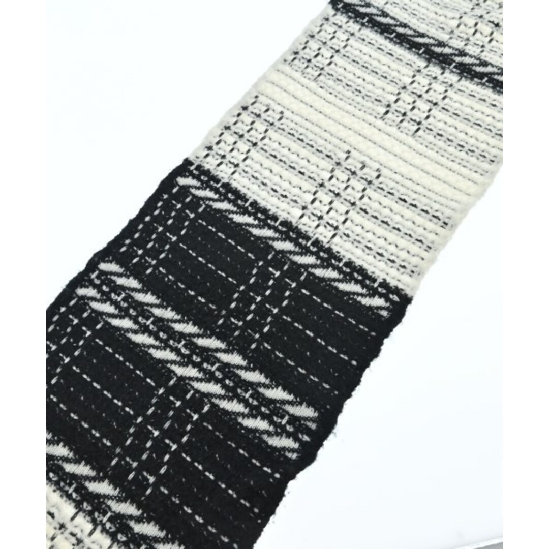 CHANEL - CHANEL シャネル マフラー - 白x黒 【古着】【中古】の CHANEL - CHANEL シャネル マフラー - 白x黒 【古着】【中古】の