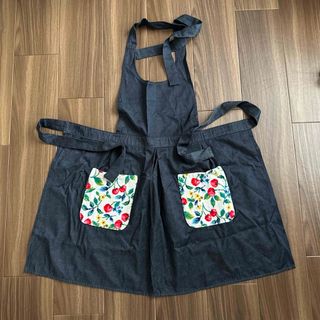 FEILER(お食事エプロン)のフリマアイテム一覧 FEILER(お食事エプロン)のフリマアイテム一覧