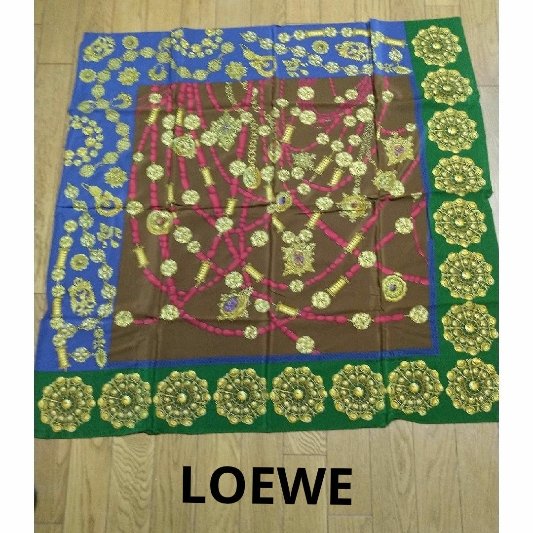 LOEWE - 新品未使用 LOEWE 大判シルクスカーフの通販 by Kish's LOEWE - 新品未使用 LOEWE 大判シルクスカーフの通販 by Kish's