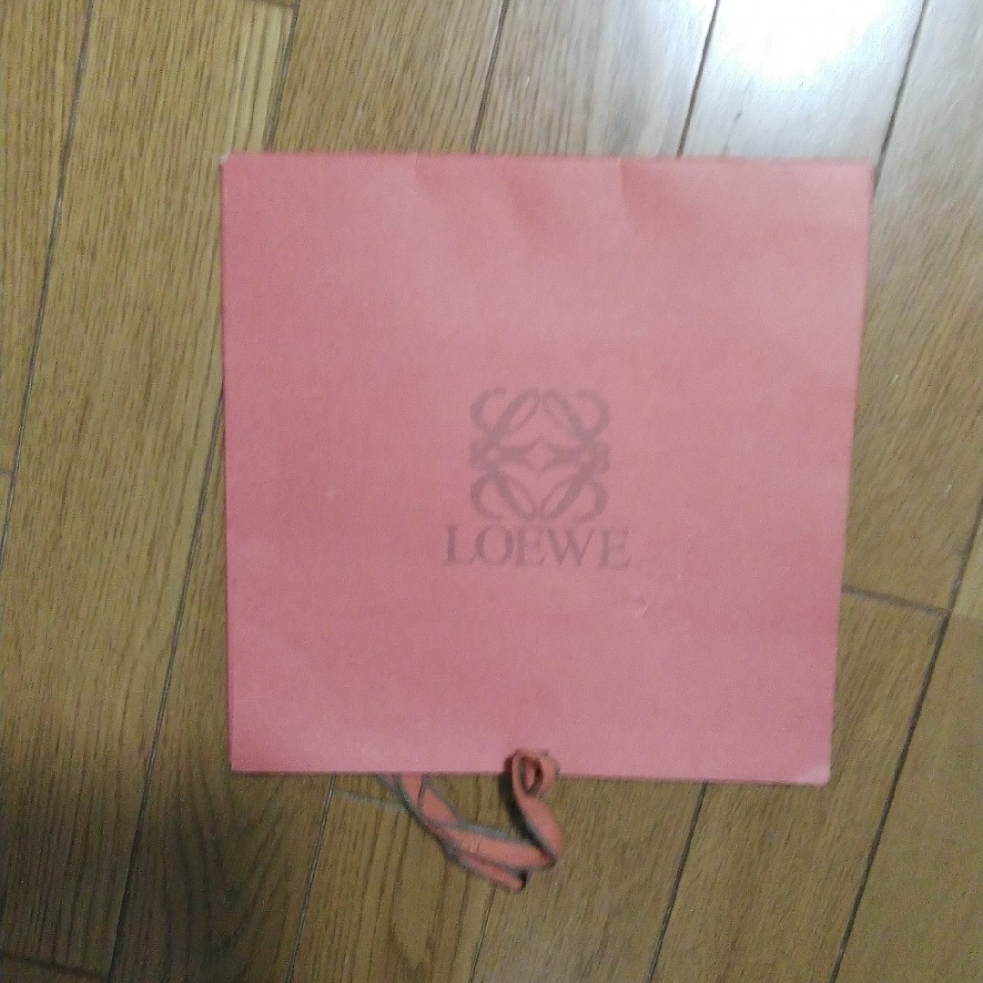 LOEWE - 新品未使用 LOEWE 大判シルクスカーフの通販 by Kish's LOEWE - 新品未使用 LOEWE 大判シルクスカーフの通販 by Kish's