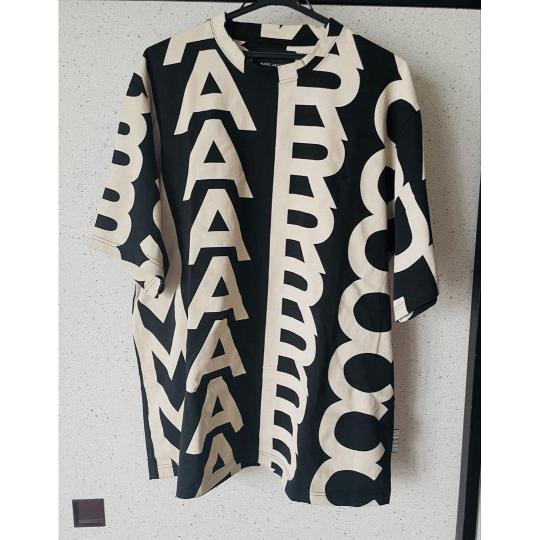 MARC JACOBS - MARC JACOBS THE MONOGRAM BIG T-SHIRTの通販 by MARC JACOBS - MARC JACOBS THE MONOGRAM BIG T-SHIRTの通販 by