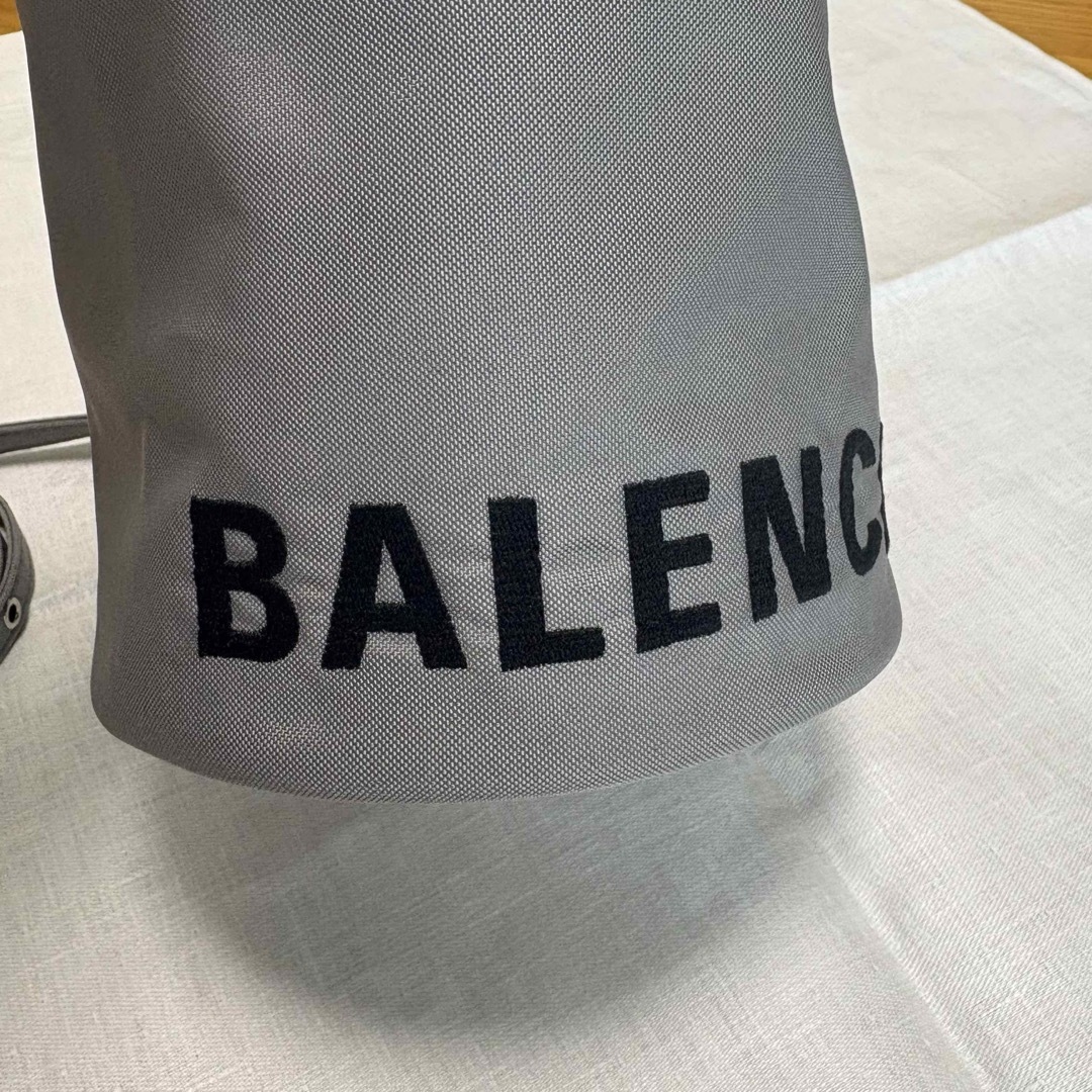 BALENCIAGA - BALENCIAGA WHEEL XS ドローストリング バケットの BALENCIAGA - BALENCIAGA WHEEL XS ドローストリング バケットの