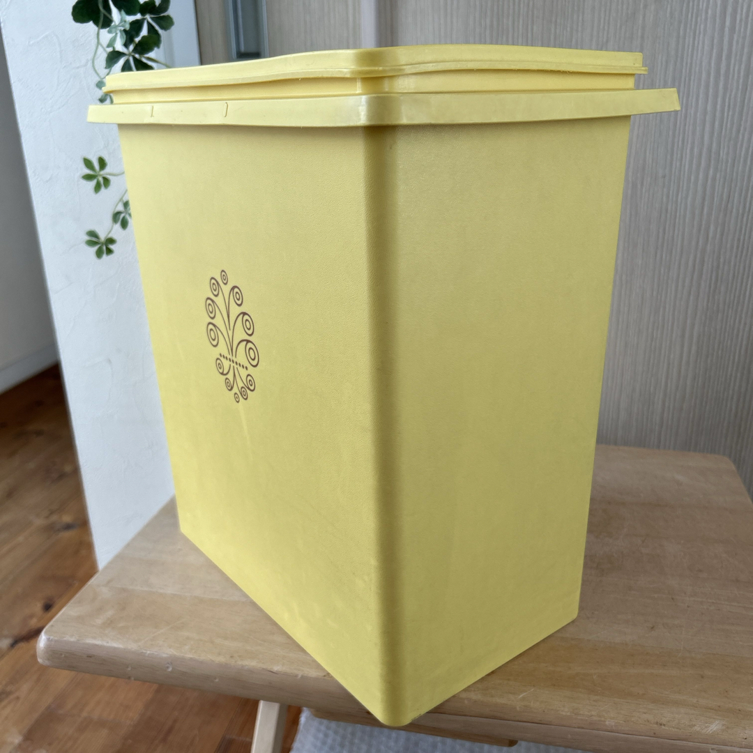 TupperwareBrands - Tupperware タッパーウエア 10キロキーパー TupperwareBrands - Tupperware タッパーウエア 10キロキーパー