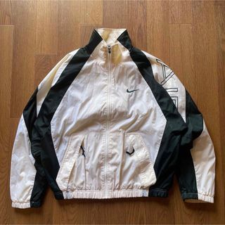 NIKE(ナイロンジャケット ・ ホワイト/白色系)のフリマ NIKE(ナイロンジャケット ・ ホワイト/白色系)のフリマ