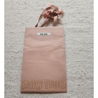 MIU MIU(ショップ袋)のフリマアイテム一覧 MIU MIU(ショップ袋)のフリマアイテム一覧