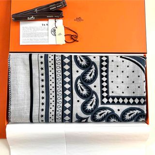 HERMES - 未使用【エルメス】新作 カレ 55 シルクバンダナ 《星 HERMES - 未使用【エルメス】新作 カレ 55 シルクバンダナ 《星