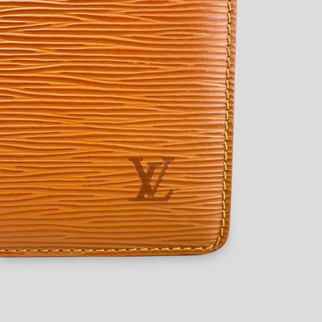 LOUIS VUITTON - 未使用□ルイ・ヴィトン□ エピ ポシェット LOUIS VUITTON - 未使用□ルイ・ヴィトン□ エピ ポシェット