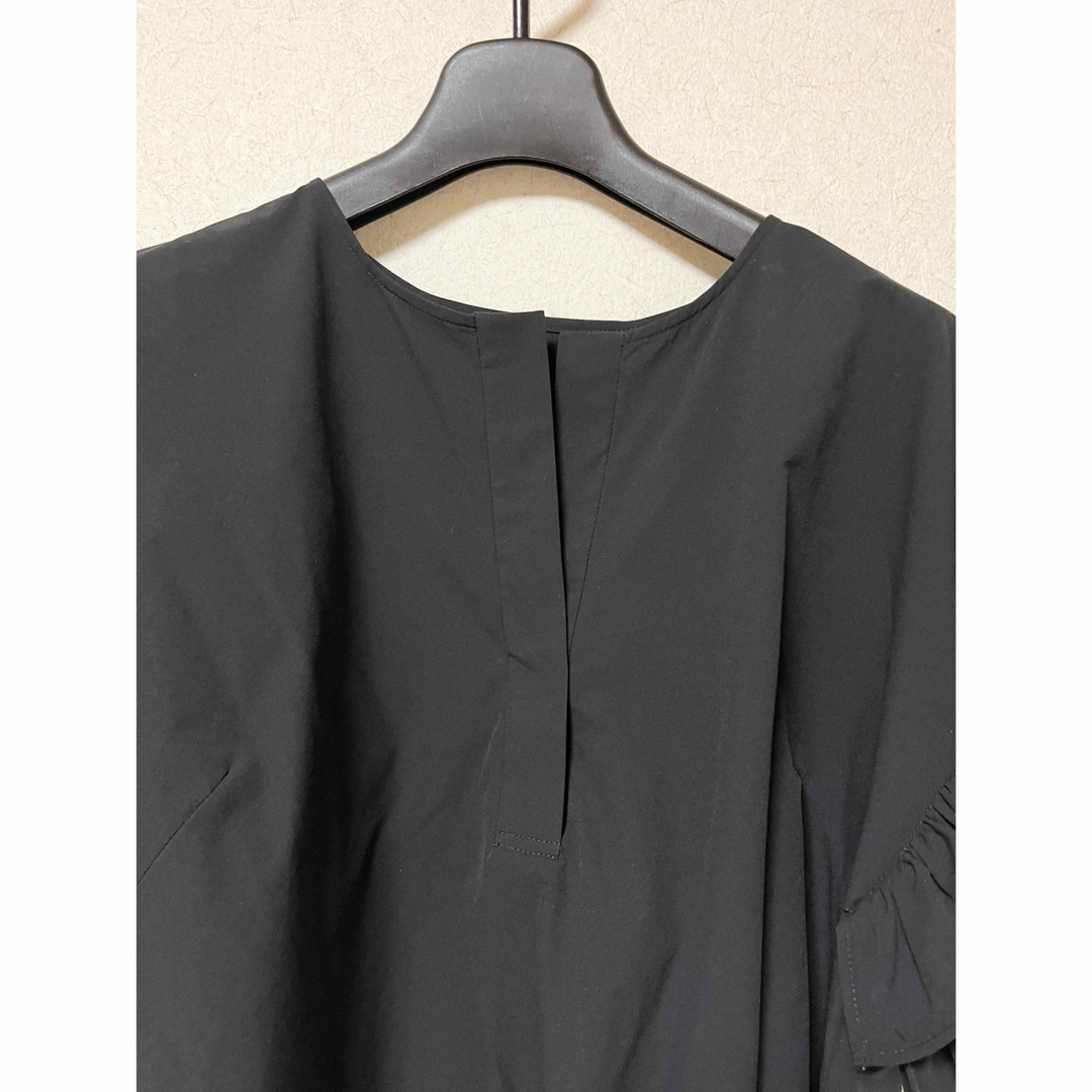 美品 CADUNE カデュネ 川上桃子 コラボ 袖フリルブラウス 半袖 美品 CADUNE カデュネ 川上桃子 コラボ 袖フリルブラウス 半袖