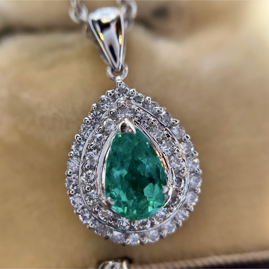 pt900 コロンビア産F1 エメラルド1.30ct ダイヤモンド pt900 コロンビア産F1 エメラルド1.30ct ダイヤモンド