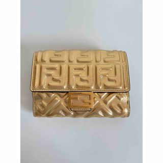FENDI(財布 ・ ゴールド/金色系)のフリマアイテム一覧 FENDI(財布 ・ ゴールド/金色系)のフリマアイテム一覧